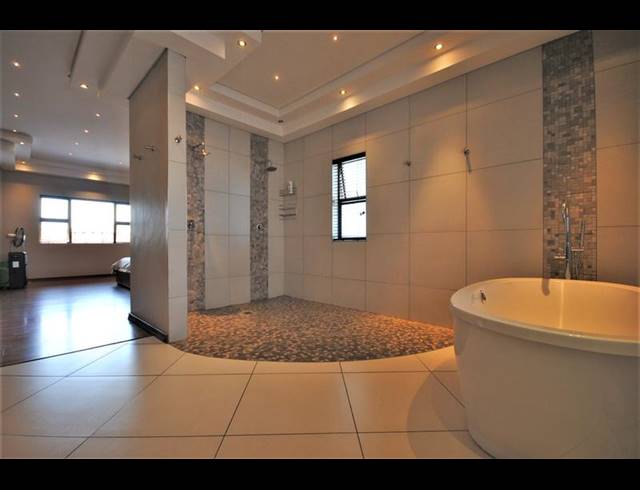 6 BEDROOM PROPERTY TO RENT IN MIDSTREAM ESTATE